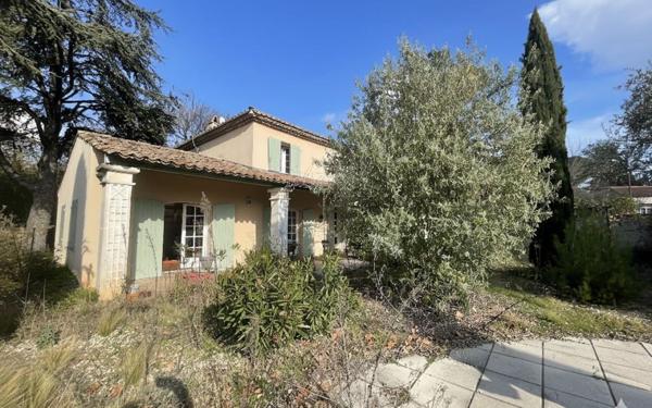 Maison à vendre    4 pièces •  Rodilhan