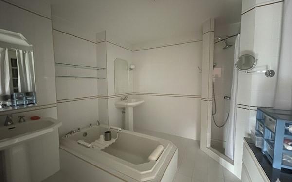 Maison à vendre    4 pièces •  Rodilhan