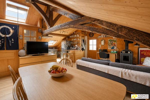 Versailles Saint-Louis Appartement 3 pièces de 78 m² au sol situé au 4ème et dernier étage 435 000 € **  - Référence  27868