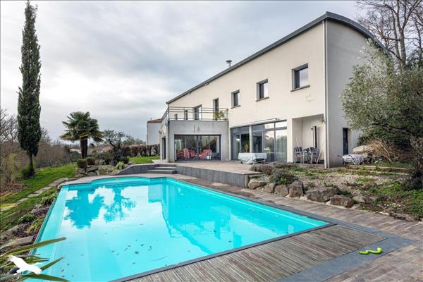 Maison à vendre |  La Roche-sur-Yon |  7 pièces | 211 m²