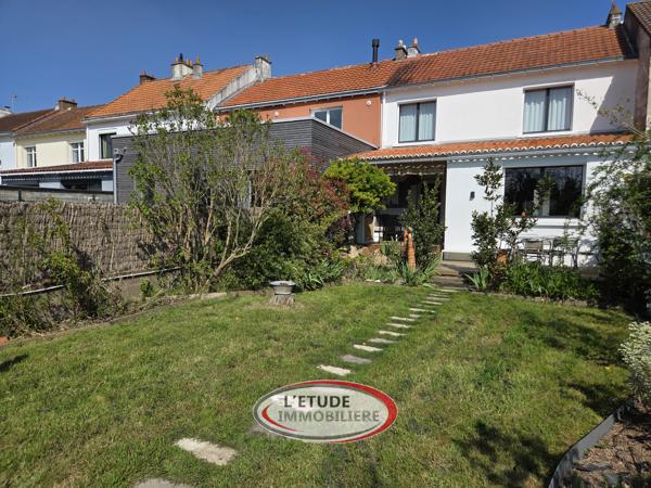 Rezé Trocardière : bien atypique et coup de coeur ! 101 m² habitables, jardin buccolique, terrasse et annexes