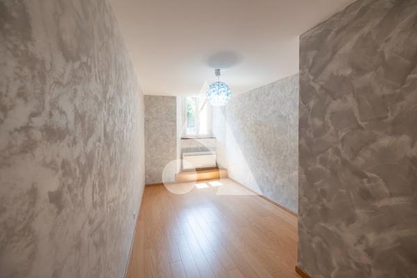 Maison 5 pièces 159.22 m2