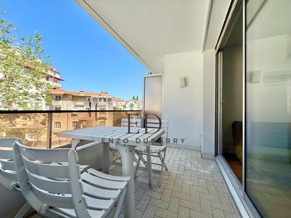 Appartement
         2 pièces
        - 55 m²