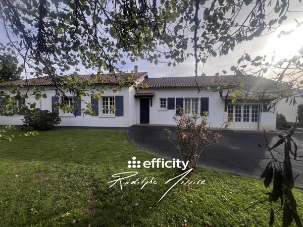 Maison
         8 pièces
        - 220 m²