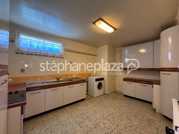 Maison 8 pièces 195.94 m2