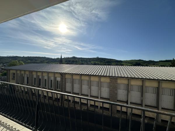 Agréable appartement de Type 4 avec stationnement et balcon. Aurillac (15000)