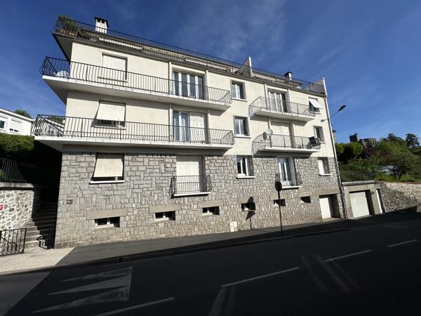 Agréable appartement de Type 4 avec stationnement et balcon. Aurillac (15000)