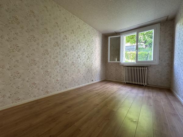 Agréable appartement de Type 4 avec stationnement et balcon. Aurillac (15000)