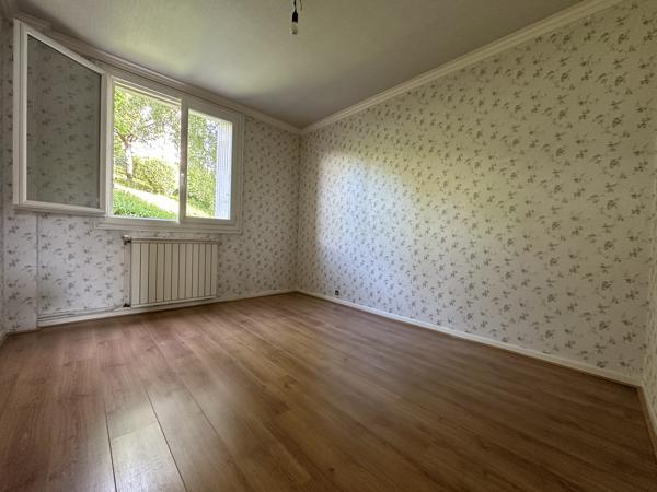 Agréable appartement de Type 4 avec stationnement et balcon. Aurillac (15000)