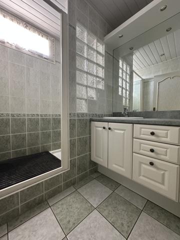 Agréable appartement de Type 4 avec stationnement et balcon. Aurillac (15000)
