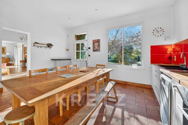 Aux Portes d’Avignon : Maison année 30 de Caractère et Opportunité Architecturale Unique