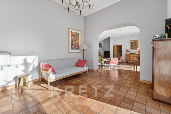 Aux Portes d’Avignon : Maison année 30 de Caractère et Opportunité Architecturale Unique