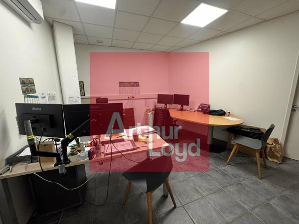 Local Commercial / Bureaux - 80 m² - Bel emplacement