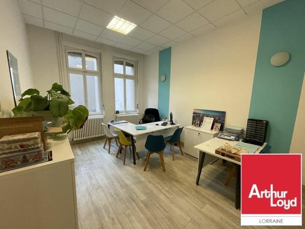 BUREAUX à LOUER de 146.1 m²
