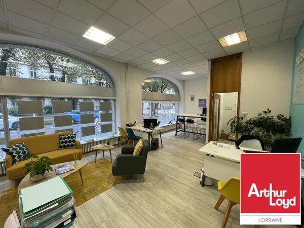 BUREAUX à LOUER de 146.1 m²