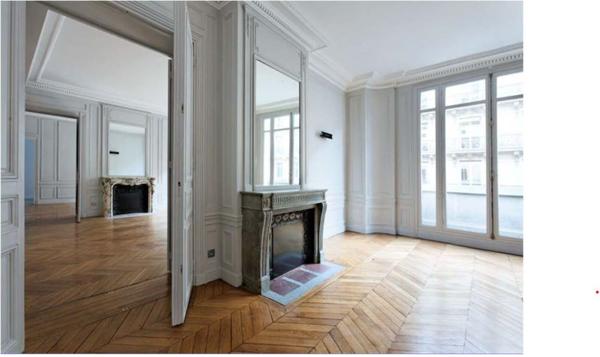 Bureau en location Paris 9 immeuble indépendant rénové proche Saint-Lazare