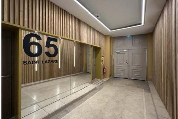 Bureau en location Paris 9 immeuble indépendant rénové proche Saint-Lazare