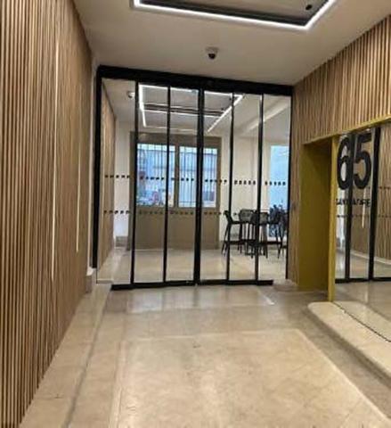 Bureau en location Paris 9 immeuble indépendant rénové proche Saint-Lazare