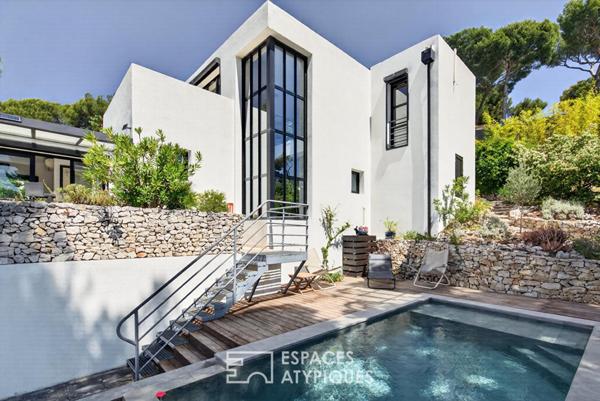 Villa d’architecte avec piscine et vue mer au coeur de Cassis