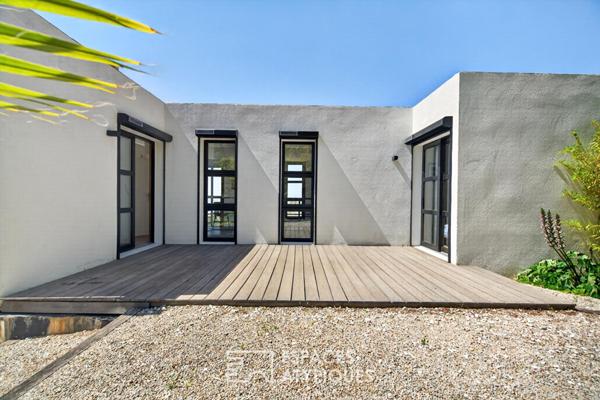 Villa d’architecte avec piscine et vue mer au coeur de Cassis