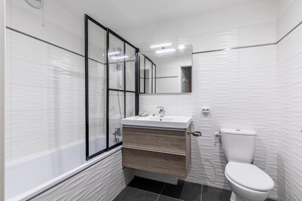 RUEIL-MALMAISON - QUARTIER BUZENVAL - APPARTEMENT 84 M² - 3 CHAMBRES - CUISINE OUVERTE SUR SALON - 2 SALLES DE BAIN - TERRASSE - 2 PLACES DE PARKING