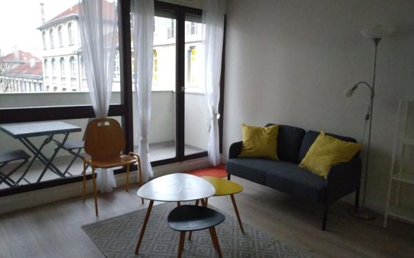 Appartement à louer    1 pièce • 29,75 m2 Paris 19