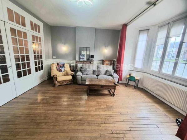 Maison de maître rénovée avec terrain et dépendance