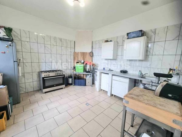 Maison de maître rénovée avec terrain et dépendance