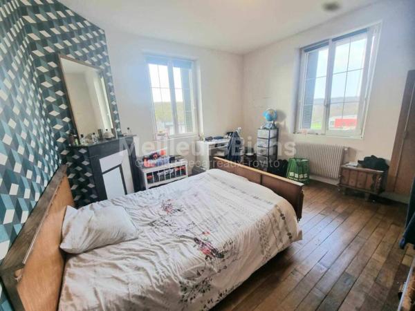 Maison de maître rénovée avec terrain et dépendance