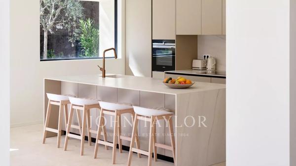 Magnifique villa entièrement rénovée au pied du village de Mougins