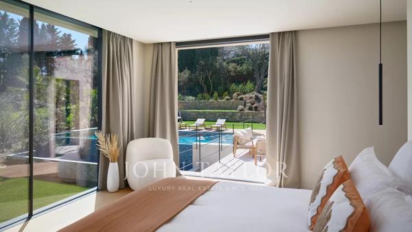 Magnifique villa entièrement rénovée au pied du village de Mougins