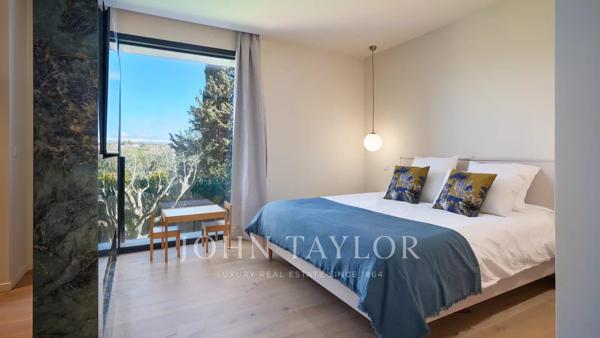 Magnifique villa entièrement rénovée au pied du village de Mougins