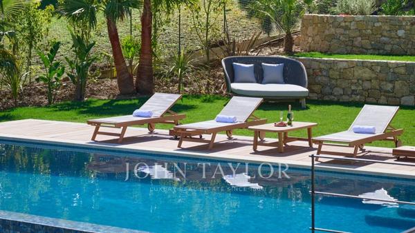 Magnifique villa entièrement rénovée au pied du village de Mougins