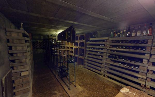 Maison à vendre    8 pièces •  Mance