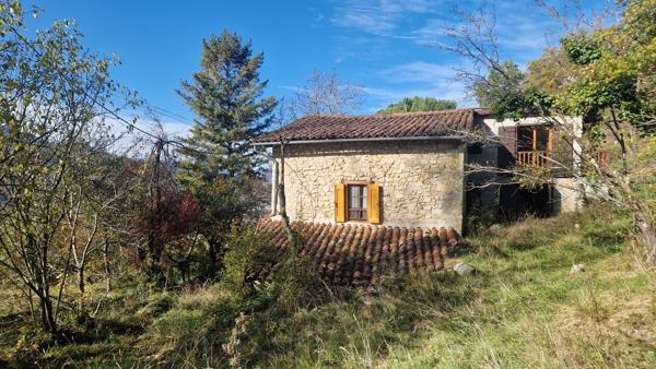 Maison de caractère au calme avec 2,7ha de terrain Foix