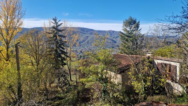 Maison de caractère au calme avec 2,7ha de terrain Foix