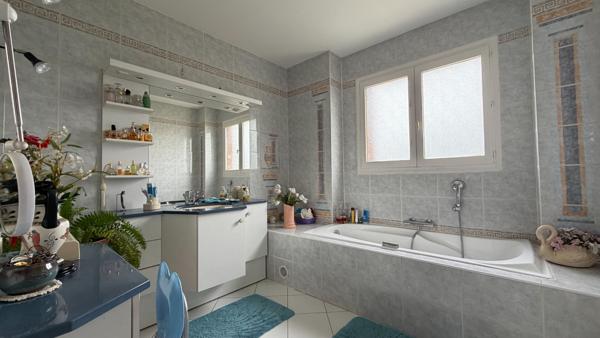 Maison 6 pièces à vendre à Livry-Gargan - 123,24 m² sur terrain de 676 m²