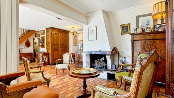 Saint-Nom-la-Bretèche (78860) MAISON BIEN ENTRETENUE ET IDEALEMENT PLACEE (PROCHE ECOLE, COMMERCES, COLLEGE ET TRANSPORTS).