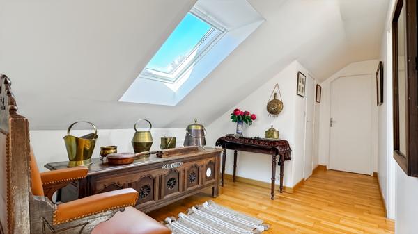 Saint-Nom-la-Bretèche (78860) MAISON BIEN ENTRETENUE ET IDEALEMENT PLACEE (PROCHE ECOLE, COMMERCES, COLLEGE ET TRANSPORTS).