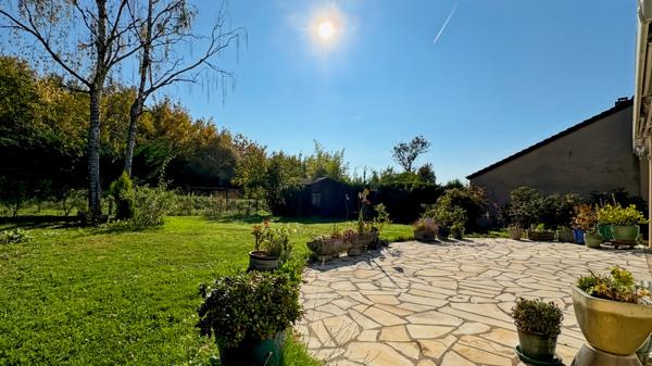 Saint-Nom-la-Bretèche (78860) MAISON BIEN ENTRETENUE ET IDEALEMENT PLACEE (PROCHE ECOLE, COMMERCES, COLLEGE ET TRANSPORTS).