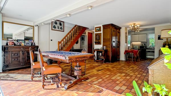 Saint-Nom-la-Bretèche (78860) MAISON BIEN ENTRETENUE ET IDEALEMENT PLACEE (PROCHE ECOLE, COMMERCES, COLLEGE ET TRANSPORTS).