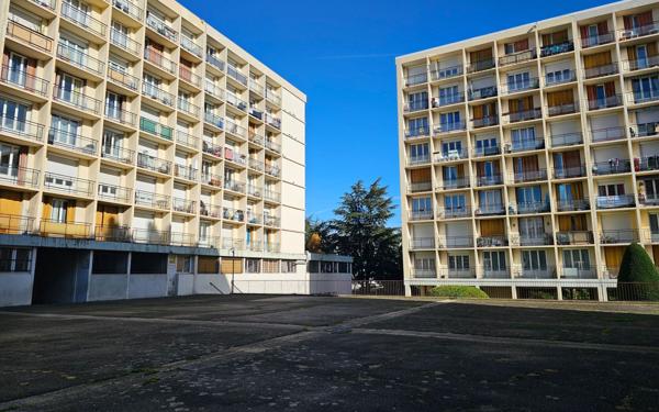 Appartement à vendre    4 pièces • 66,80 m2 Saint-Étienne