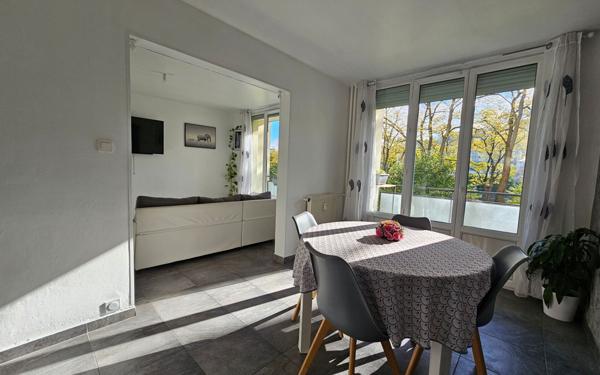 Appartement à vendre    4 pièces • 66,80 m2 Saint-Étienne
