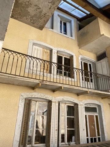 Immeuble de carractère à rénover  au coeur de Plombières les Bains