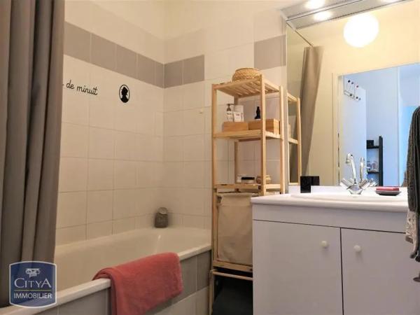 Appartement à louer 2 pièces 49.9m² Avignon (84000)