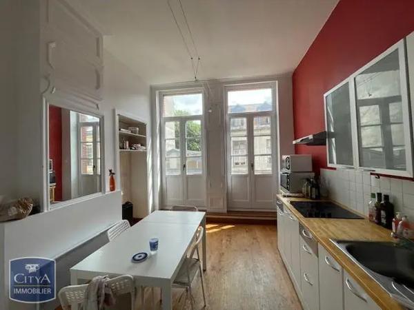 Appartement à louer 3 pièces 81.94m² Lille (59000)