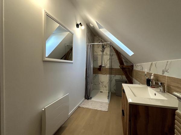 MAISON A VENDRE  EN PIERE REFAIT A NEUF