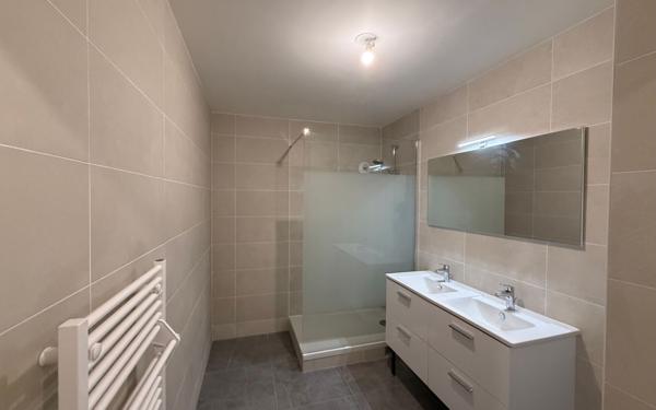 Appartement à louer    3 pièces • 67,93 m2 Clichy