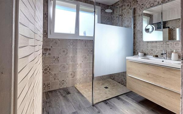 Maison à vendre    5 pièces • 153 m2 Perrigny-lès-Dijon
