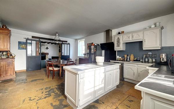 Maison à vendre    5 pièces • 153 m2 Perrigny-lès-Dijon